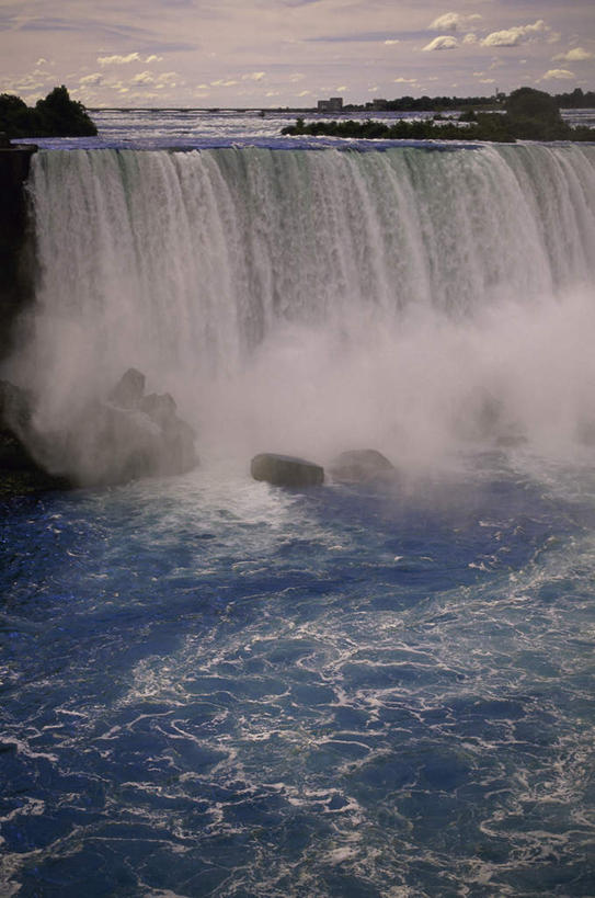 无人,竖图,室外,白天,正面,旅游,度假,河流,美景,瀑布,日落,水,标志建筑,地标,建筑,纽约,美国,加拿大,飞溅,溅,液体,河水,景观,水滴,水流,晚霞,霞光,落日,娱乐,建设,水珠,自然,黄昏,享受,休闲,旅游胜地,景色,彩霞,放松,北美,北美洲,喷洒,自然风光,美洲,纽约州,帝国之州,帝国州,北亚美利加洲,亚美利加洲,尼加拉瀑布,安大略省,安省,夕照,婚纱瀑布,马蹄瀑布,尼亚加拉大瀑布,尼亚加拉河,尼亚加拉瀑布,跌水,夕阳,彩图,斜阳