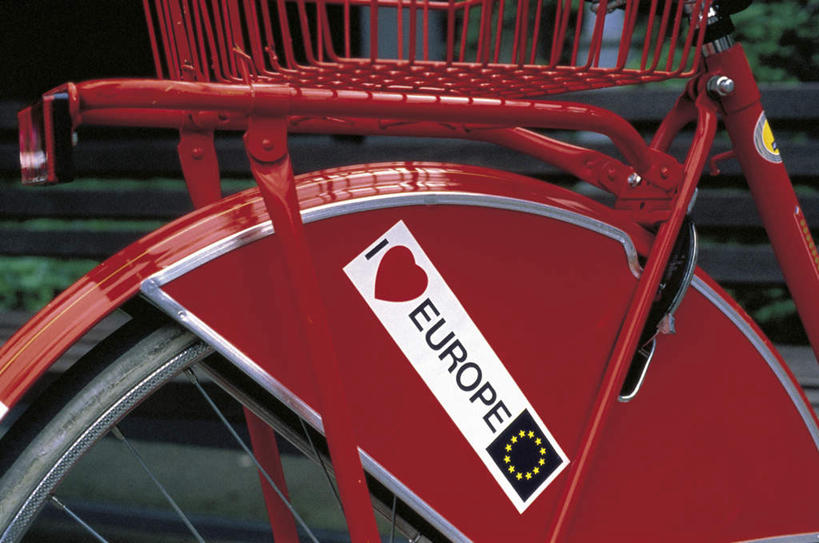 无人,横图,室外,特写,白天,正面,爱情,安全,自行车,静物,一辆,爱心,英文,标志,文字,字符,字母,防护,浪漫,标识,车,脚踏车,锁,泊车,停车,红色,交通工具,温暖,温馨,心形,恩爱,停车位,车位,英文字母,保护,和睦,载具,保险,私密,保全,周全,安稳,安定,防盗,车位锁,平安,心型,彩图,融洽