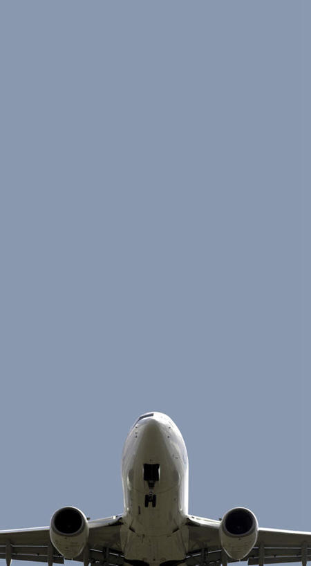 无人,竖图,室外,白天,仰视,机器,飞机,飞翔,阴影,飞行,光线,影子,交通,翱翔,航空,飞,蓝色,蓝天,天空,阳光,交通工具,天,发动机,机械,运输,一架,晴朗,客机,载具,喷气式飞机,万里无云,飞机发动机,航空发动机,晴空,晴空万里,彩图,低角度拍摄,喷气式客机,波音737