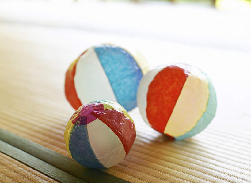 无人,横图,彩色,室内,特写,白天,正面,游戏,静物,玩具,阴影,朦胧,模糊,反射,影子,塑料,塌塌米,榻榻米,玩,娱乐,三个,气球,塑料制品,休闲,充气玩具,橡胶,益智,活动,发泄,消遣,智力,橡胶制品,宣泄,叠席,玩耍,嬉戏,彩图