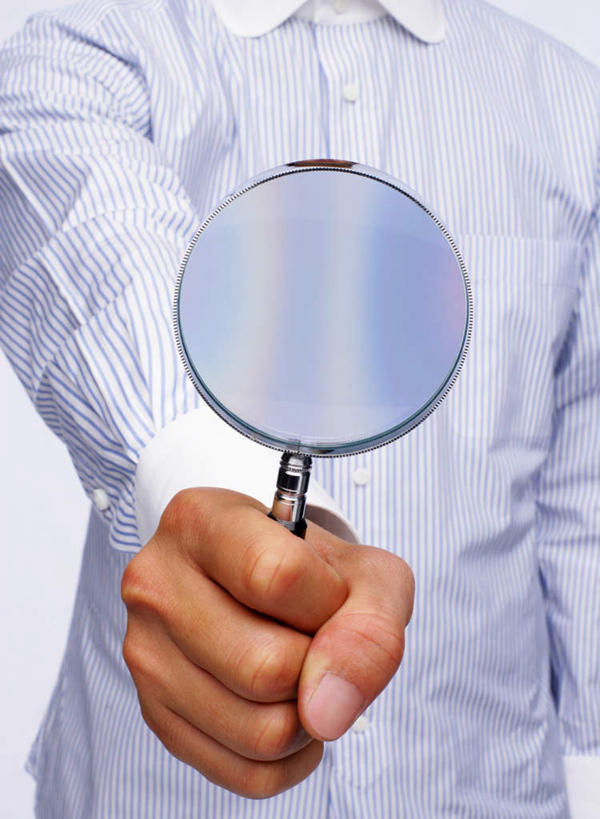 东方人,手,一个人,商务人士,商务男性,竖图,室内,特写,白天,白色背景,正面,衬衫,仪器,亚洲,仅一个男性,仅一个人,握,套装,检查,反射,分析,科学,放大镜,拿,拿着,黄种人,仅一个年轻男性,一个,观察,手部,清晰,探索,握着,摄影,影棚,放大,单个,观看,单手,仔细,透镜,凸透镜,聚焦,关注,商务装,工薪阶层,光学,清楚,男人,男性,年轻男性,亚洲人,白领,上班族,半身,彩图,影棚拍摄,衬衣,拍摄