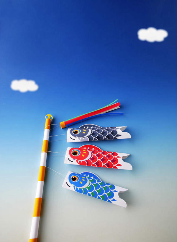 无人,竖图,室内,特写,白天,正面,静物,旗帜,一排,阴影,蓝色背景,整齐,装饰,飘扬,反射,鲤鱼旗,影子,云,云朵,云彩,文化,旗子,排列,三个,红色,蓝色,白云,蓝天,天空,天,祈福,摄影,影棚,晴朗,飘逸,华丽,修饰,祈求,点缀,队列,飞扬,衬托,美观,雅致,雅观,旌旗,旗号,鲤帜,杆子,晴空,彩图,影棚拍摄,拍摄,传统文化