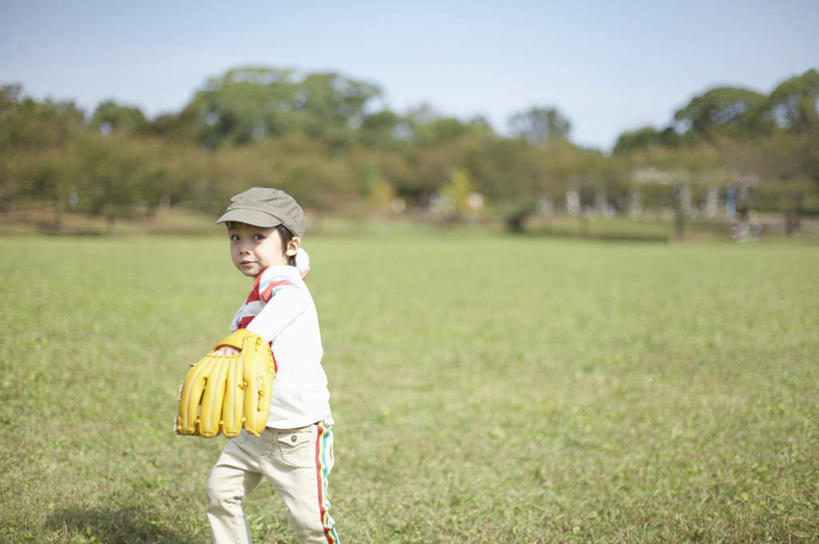 东方人,儿童,一个人,站,投,横图,室外,白天,正面,运动服,锻炼,纯洁,运动,棒球,垒球,草地,草坪,植物,虎,野生动物,帽子,亚洲,仅一个男性,仅一个人,阴影,服装,光线,棒球手套,影子,注视,黄种人,运动帽,球,草,树,树木,小孩,衣服,蓝色,绿色,蓝天,天空,阳光,自然,动物,手套,天,观察,看,站着,仅一个小孩,鸭舌帽,可爱,童年,童趣,服饰,生长,晴朗,成长,观看,察看,衣着,穿着,关注,凶猛,童真,烂漫,无邪,白虎,万里无云,衣饰,白老虎,残暴,体育,天真,凶残,男孩,男人,男性,亚洲人,孩子,晴空,晴空万里,老虎,抛,扔,撒,站立,掷,半身,彩图,健身,男生,运动装