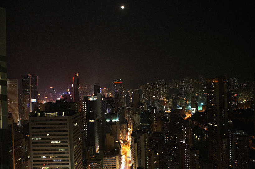 无人,家,高楼大厦,横图,俯视,航拍,室外,夜晚,度假,美景,城市风光,城市,大厦,建筑,摩天大楼,夜景,照明,香港,中国,亚洲,装饰,房屋,屋子,景观,月亮,公寓,灯光,月光,旋转,娱乐,洋房,楼房,住宅,灯,灯具,享受,休闲,景色,放松,华丽,修饰,明亮,照亮,点缀,港,照明设备,鸟瞰,东亚,香港特别行政区,港澳台,中华人民共和国,衬托,美观,雅致,雅观,皎洁,效果灯,彩图,高角度拍摄,房子,大楼,高层建筑,高楼,摩天楼