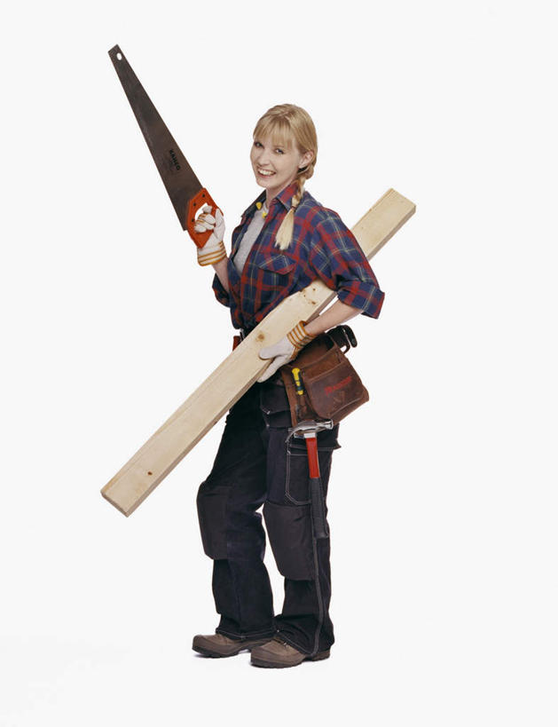 西方人,一个人,机修工,站,笑,微笑,露齿笑,竖图,室内,白天,白色背景,正面,衬衫,欧洲,欧洲人,仅一个年轻女性,仅一个女性,仅一个人,条纹,工具,木板,棕色,工人,紫色,站着,摄影,影棚,工具包,锯子,年轻女性,女人,女性,白种人,长发,机械师,机修工人,站立,彩图,全身,影棚拍摄,衬衣,拍摄