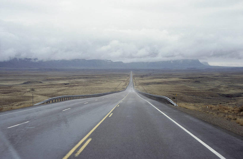 无人,横图,室外,白天,正面,消失点,旅游,度假,美景,植物,道路,路,公路,枯萎,景观,云,云朵,分界线,枯草,停车线,交通,云彩,娱乐,草,黄色,白云,自然,享受,休闲,景色,放松,车行道,车行道分界线,自然风光,标线,车行线,马路,彩图,没影点,灭点