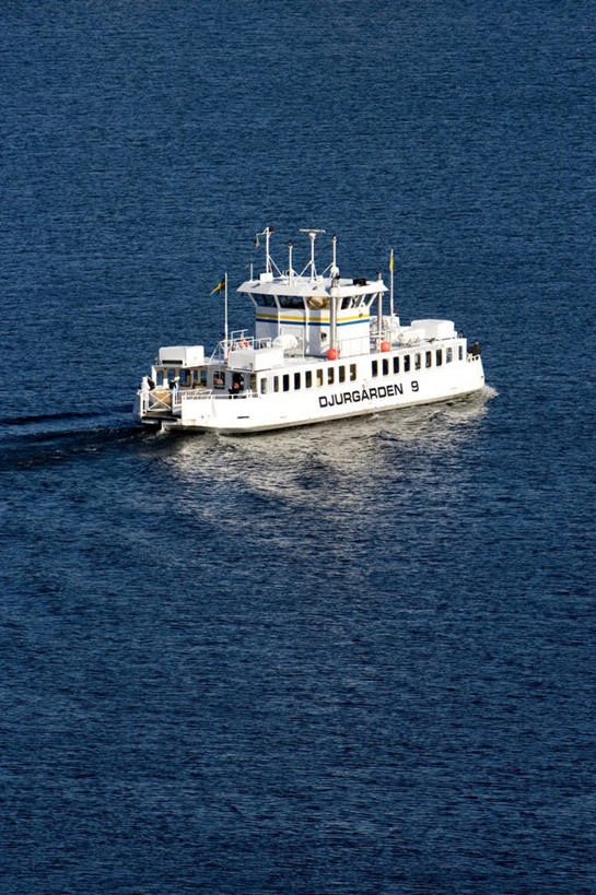 无人,竖图,俯视,室外,白天,旅游,度假,海浪,海洋,美景,船,瑞典,欧洲,一艘,阴影,波纹,飞溅,溅,光线,液体,影子,景观,浪花,水滴,游艇,首都,娱乐,水珠,水纹,阳光,自然,海水,船尾波,交通工具,波浪,享受,休闲,景色,放松,斯堪的纳维亚,喷洒,自然风光,载具,北欧,斯德哥尔摩,斯堪的那维亚,斯堪的那维亚半岛,斯堪的纳维亚半岛,海景,首府,瑞典王国,斯德哥尔摩省,大海,风浪,海,海水的波动,近岸浪,涌浪,彩图,高角度拍摄