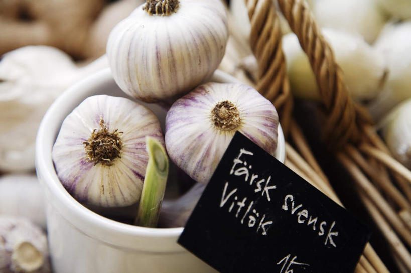 无人,横图,俯视,室内,白天,蔬菜,蒜,一堆,许多,堆叠,堆积,新鲜,篮子,食品,食物,一个,摄影,藤编,有机食品,绿色食品,影棚,单个,堆,小蒜,大蒜,彩图,高角度拍摄,影棚拍摄,拍摄