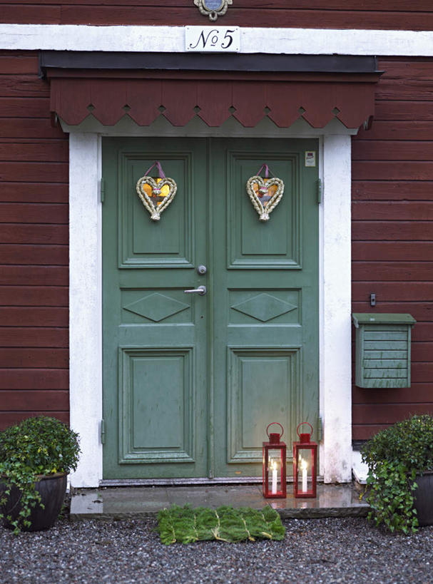 无人,家,竖图,室外,白天,正面,爱情,旅游,度假,美景,别墅,门,城市风光,城市,建筑,蜡烛,照明,瑞典,欧洲,爱心,装饰,灯笼,火焰,纸灯笼,烛光,房屋,屋子,景观,公寓,浪漫,燃烧,娱乐,建设,洋房,楼房,住宅,把手,门把手,灯具,门框,点燃,享受,休闲,温暖,温馨,心形,景色,恩爱,放松,华丽,修饰,门把,照亮,点缀,和睦,照明设备,斯堪的纳维亚,北欧,斯堪的纳维亚半岛,衬托,美观,雅致,雅观,瑞典王国,心型,拉手,彩图,房子,融洽