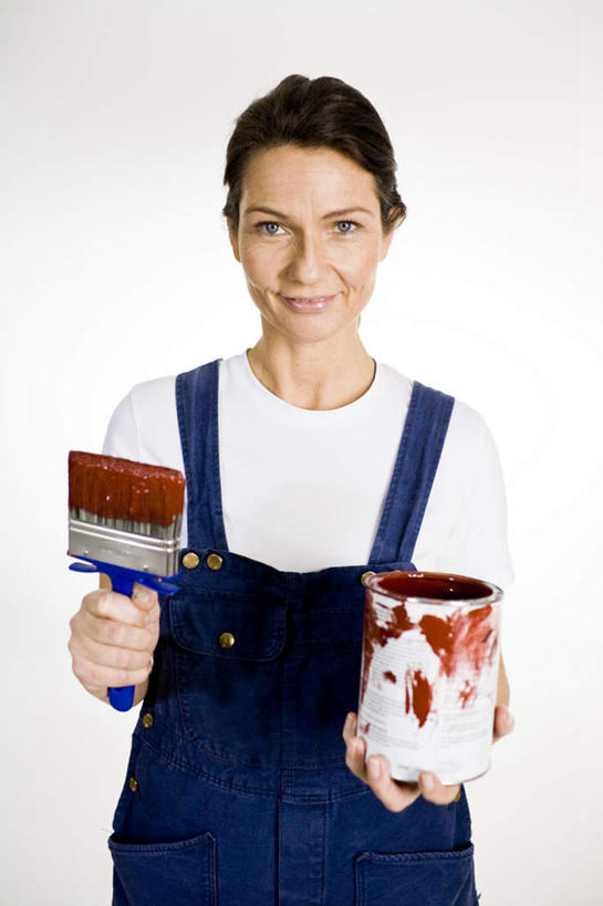 西方人,一个人,工程师,建筑工人,建筑师,站,竖图,室内,白天,白色背景,正面,欧洲,欧洲人,仅一个年轻女性,仅一个女性,仅一个人,拿,拿着,刷子,站着,摄影,影棚,年轻女性,女人,女性,白种人,技师,建筑工,建筑设计师,站立,半身,彩图,影棚拍摄,拍摄