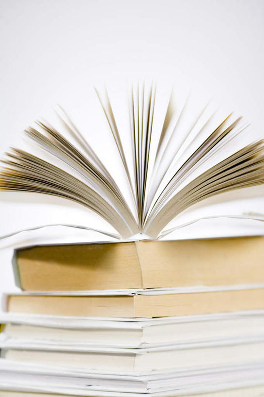 无人,竖图,室内,特写,白天,正面,书籍,一堆,许多,阴影,堆叠,堆积,整齐,光线,影子,阳光,打开,翻开,堆,掀开,书,图书,彩图