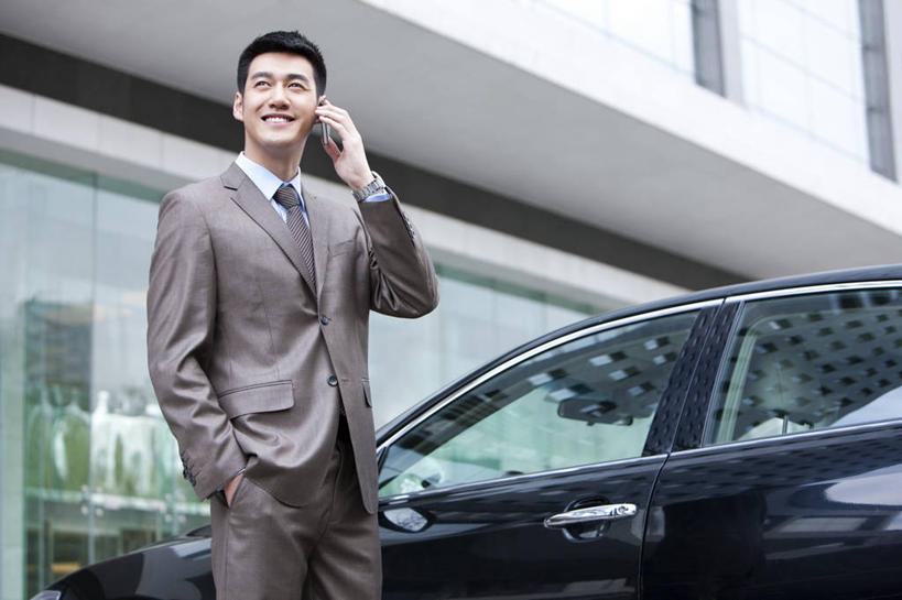 东方人,成年人,一个人,商务人士,商务男性,站,打电话,微笑,横图,室外,白天,衬衫,商务,快乐,通讯,幸福,智慧,信心,城市,汽车,手机,北京,中国,亚洲,仅一个男性,仅一个人,套装,正装,现代,仅一个年轻男性,职业,财富,摄影,经理,都市风光,商务装,工薪阶层,东亚,男人,男性,年轻男性,亚洲人,中国人,年轻人,白领,商人,上班族,彩图,衬衣,短发,首席执行官