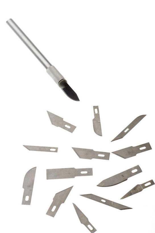 无人,竖图,室内,留白,白色背景,静物,金属制品,锐利,金属,材料,工具,图像,摄影,影棚,多样,锋利,尖锐,准确,摄影棚,医疗器械,解剖刀,选择,医疗工具,彩图,影棚拍摄,拍摄