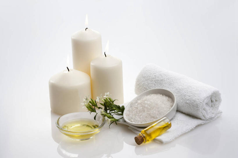 无人,美容院,横图,特写,留白,白色背景,按摩,化妆,美容,美景,静物,蜡烛,护肤,透明,景观,花,自然,精油,瓶子,毛巾,保养,享受,休闲,健康,景色,放松,SPA水疗,保健,温泉浴场,摄影,影棚,浴盐,简单,化妆用品,自然风光,摄影棚,华贵,香薰精油,纯净,养颜,替代疗法,植物精油,芳香植物,芳香油,挥发油,香精油,矿泉疗养地,彩图,影棚拍摄,水疗,拍摄,SPA美容