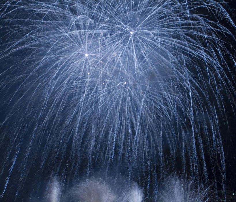 无人,横图,室外,夜晚,爆炸,节日,庆祝,半空,放射,图像,娱乐,风景,天空,焰火,摄影,照亮,想法,彩图,传统节日