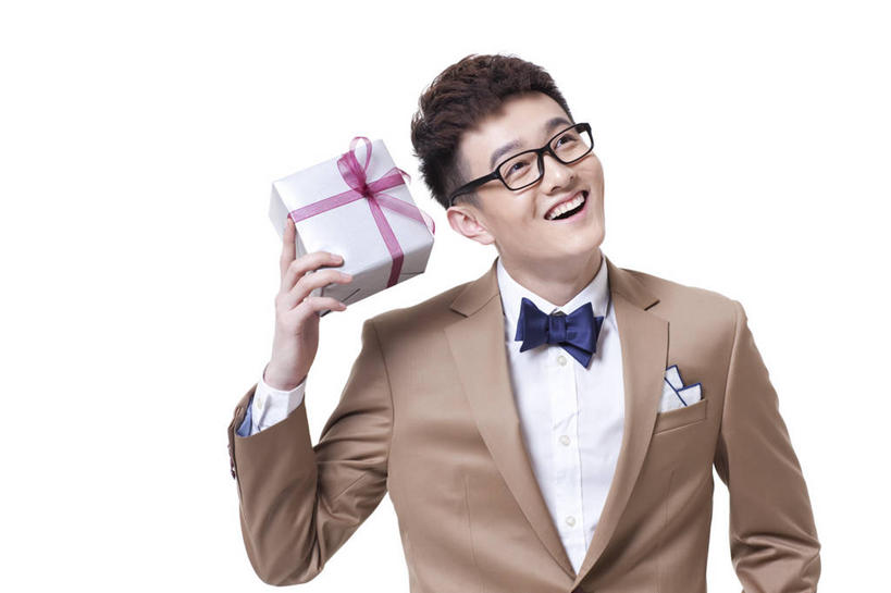 东方人,成年人,一个人,商务人士,商务男性,举,笑,微笑,露齿笑,横图,留白,白色背景,正面,衬衫,商务,时尚,快乐,兴奋,幸福,信心,礼物,北京,中国,亚洲,仅一个男性,仅一个人,套装,正装,领结,眼镜,听,拿着,现代,刺激,仅一个年轻男性,向上看,活力,乐趣,摄影,影棚,生活方式,惊奇,幽默,高雅,酷,享乐,摇动,摄影棚,商务装,工薪阶层,东亚,男人,男性,年轻男性,亚洲人,中国人,年轻人,白领,上班族,半身,彩图,影棚拍摄,衬衣,欢乐,拍摄,办公室职员,好奇心,韩版