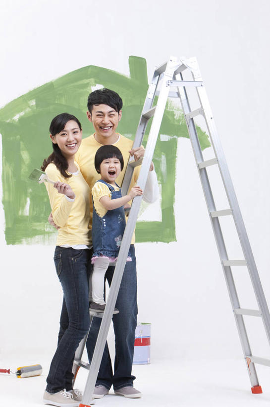 东方人,儿童,成年人,三个人,家庭,母亲,父亲,儿子,站,坐,笑,微笑,露齿笑,竖图,白色背景,正面,快乐,纯洁,团队,装修,亚洲,准备,并排,瓷器,休闲装,小孩,绿色,画笔,社区,温暖,温馨,一家人,活力,可爱,童年,童趣,生活方式,涂料,和睦,享乐,愉悦,关爱,房地产,油漆罐,油漆工,童真,东亚,烂漫,无邪,环境保护,北京市,天真,信任,男孩,男人,男性,年轻女性,女人,女性,亚洲人,中国人,孩子,年轻人,彩图,影棚拍摄,爱,欢乐,融洽