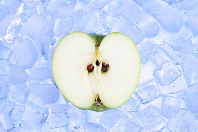 无人,横图,彩色,特写,留白,静物,水果,中国,亚洲,冰块,食品,饮食,青苹果,素食,冷,摄影,有机食品,生活方式,五颜六色,色彩斑斓,维生素,简单,清新,横截面,五彩缤纷,东亚,健康食物,纯净,五彩斑斓,五光十色,彩图,影棚拍摄,膳食纤维