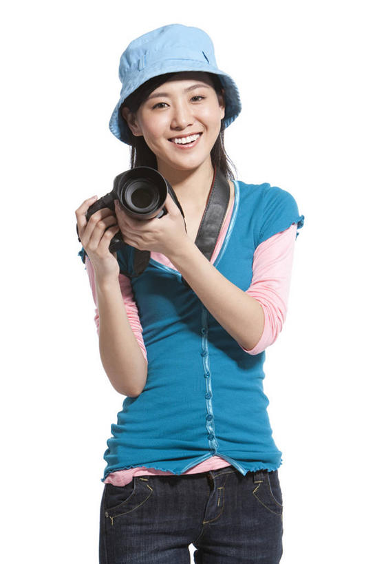 成年人,一个人,笑,微笑,露齿笑,竖图,留白,白色背景,正面,旅游,度假,满意,幸福,帽子,相机,北京,中国,亚洲,仅一个年轻女性,仅一个女性,仅一个人,行人,游客,游人,摄像机,拿着,休闲装,娱乐,路人,旅客,拍照,遮阳帽,享受,休闲,放松,乐趣,摄像,摄影,影棚,生活方式,摄影机,享乐,摄影棚,肖像,录像,东亚,过客,年轻女性,女人,女性,亚洲人,中国人,年轻人,休闲活动,彩图,影棚拍摄,旅行,欢乐,拍摄,数码摄像机