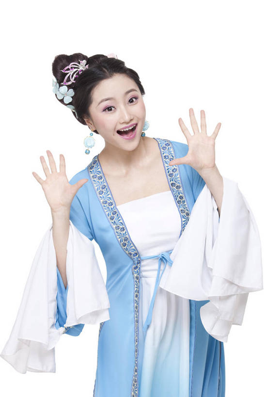 东方人,成年人,一个人,笑,微笑,露齿笑,竖图,留白,白色背景,正面,民族服装,快乐,兴奋,幸福,纯洁,北京,中国,亚洲,仅一个年轻女性,仅一个女性,仅一个人,表演,服装,艺术,古典,文化,传统,刺激,衣服,发饰,张嘴,可爱,美女,童年,童趣,摄影,服饰,影棚,生活方式,惊奇,仙女,古装,袖子,高雅,优美,发髻,中国文化,摄影棚,古典风格,演出服,张大嘴巴,童真,东亚,烂漫,无邪,东亚文化,韵味,天真,年轻女性,女人,女性,亚洲人,中国人,年轻人,张开嘴,彩图,影棚拍摄,传统服装,民俗服,装扮,欢乐,拍摄,魅力,传统文化,美人,水袖