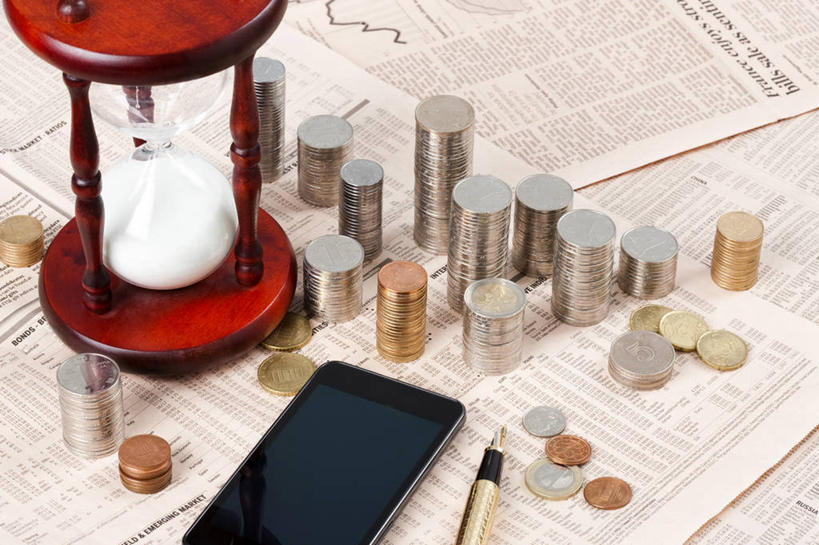 无人,横图,俯视,特写,商务,阅读,智慧,赚钱,风险,竞争,股票,钱,人民币,数据,静物,报纸,沙漏,手机,北京,中国,亚洲,连接,写,学习,堆叠,丰富,检查,分析,信息,钱币,图表,文字,现代,概念,储蓄,浏览,财富,金融,投资,摄影,经济,新闻,部分,便利,准确,利润,墨水笔,选择,流通,挑战,贸易,智能手机,东亚,发展,策略,繁荣,无线电技术,技能,想法,机会,判断,货币,现金,硬币,彩图,高角度拍摄,机遇,报刊,财会,股票行情