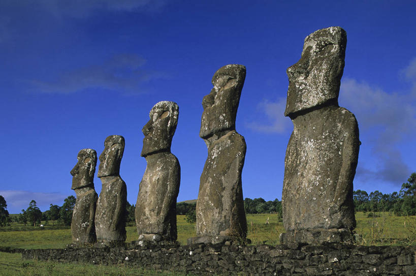 无人,站,横图,室外,海洋,水,雕塑,复活节岛,智利,雕像,液体,岛,地形,调料,盐,调味品,南,图像,调味料,历史,食盐,排列,蓝色,风景,天空,地标建筑,南美,摄影,南美洲,拉丁美洲,秘密,美洲,盐水,复活节岛石像,波利尼西亚,摩艾石像,亚美利加洲,南亚美利加洲,复活岛,智利共和国,摩艾像,波利尼西亚群岛,岩石,彩图,旅行,复活节岛人像,赫布亚岛,拉帕努伊岛,毛埃石像,摩阿仪,摩埃石像,莫阿伊,帕赛兰,伊斯特岛