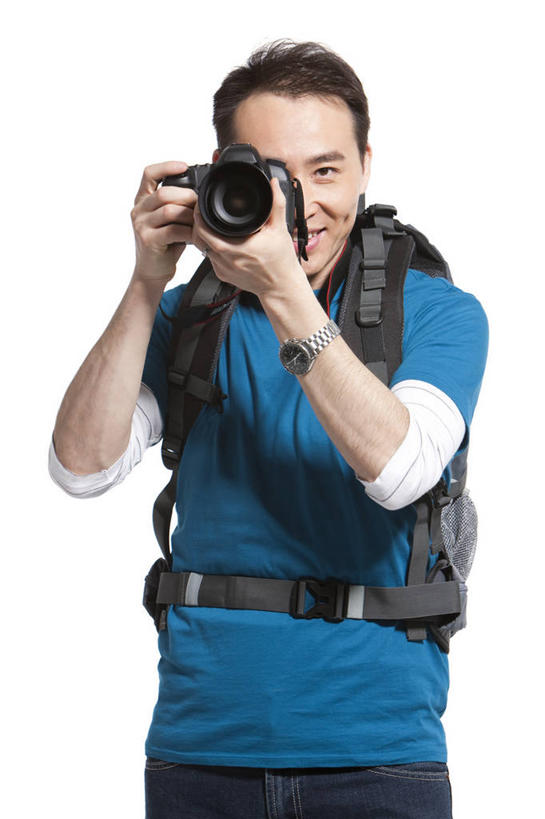 成年人,中年人,一个人,举,竖图,留白,白色背景,正面,旅游,度假,满意,幸福,相机,北京,中国,亚洲,仅一个男性,行人,游客,游人,摄像机,拿着,休闲装,娱乐,路人,旅客,拍照,背包,看,享受,休闲,放松,乐趣,摄像,摄影,影棚,生活方式,摄影机,享乐,摄影棚,录像,东亚,背包客,过客,男人,男性,中年男性,亚洲人,中国人,休闲活动,半身,彩图,影棚拍摄,旅行,欢乐,拍摄,数码摄像机