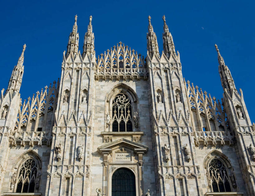 无人,教堂,横图,室外,白天,建筑,意大利,欧洲,节日,大理石,图像,文化,风景,地标建筑,祈祷,健康,许愿,摄影,宗教,建造,信仰,纪念,祈求,风格,基督教,宗教建筑,天主教,弹球,伦巴第大区,米兰,大教堂广场,平安,彩图,旅行,大教堂