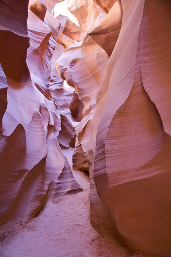 无人,竖图,室外,白天,旅游,度假,美景,峡谷,美国,景观,宏伟,娱乐,风景,自然,地标建筑,享受,休闲,景色,放松,摄影,宁静,亚利桑那,北美,北美洲,岩层,自然风光,美洲,亚利桑那州,地貌,大峡谷之州,北亚美利加洲,亚美利加洲,羚羊峡谷,上羚羊峡谷,自然地理,岩石,彩图,旅行,美利坚合众国,纳瓦霍族