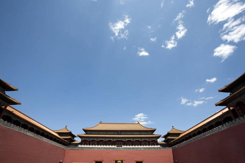 无人,故宫,宫殿,横图,室外,白天,留白,度假,建筑,北京,中国,亚洲,对称,墙,云,首都,古典,宏伟,历史,传统,城墙,午门,蓝色,风景,地标建筑,摄影,城楼,宁静,风格,都市风光,中国文化,东亚,万里无云,彩图,旅行,传统文化,过去