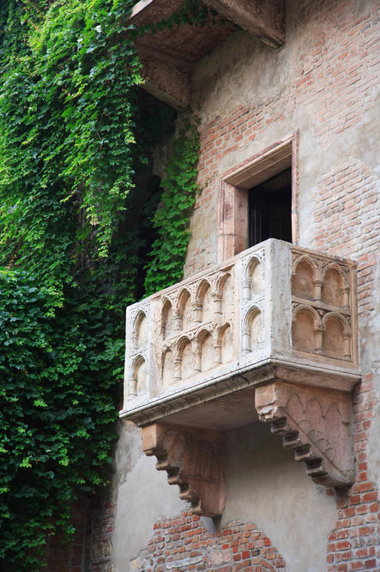 无人,竖图,阳台,意大利,欧洲,砖,城镇,爬山虎,图像,风景,地标建筑,摄影,都市风光,威尼托大区,维罗纳,彩图,旅行,罗密欧,朱丽叶