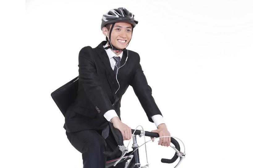 东方人,成年人,一个人,商务人士,商务男性,笑,微笑,露齿笑,横图,留白,白色背景,衬衫,快乐,幸福,信心,自行车,北京,中国,亚洲,仅一个男性,仅一个人,套装,正装,公文包,耳塞,音乐,听,车,脚踏车,仅一个年轻男性,骑,耳机,交通工具,骑车,休闲,运输,摄影,影棚,生活方式,动作,载具,摄影棚,商务装,工薪阶层,东亚,自行车头盔,环境保护,自行车运动,男人,男性,年轻男性,亚洲人,中国人,年轻人,白领,上班族,休闲活动,彩图,影棚拍摄,衬衣,欢乐,拍摄,办公室职员