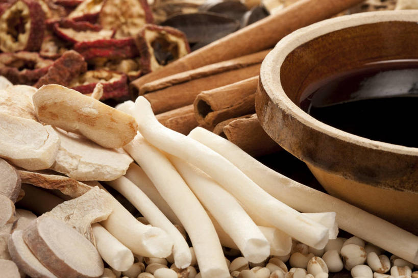 无人,医生,横图,特写,化妆,美容,植物,静物,北京,中国,亚洲,许多,护肤,药,准备,堆叠,丰富,材料,瓷器,液体,草药,药草,陶瓷制品,肉桂,很多,传统,中药,药水,碗,医护人员,医疗人员,保养,享受,休闲,健康,山楂树,放松,保健,摄影,有机食品,多样,堆,研磨,草本,中国文化,医疗器械,药材,中草药,选择,干的,营养品,薏米,中医,东亚,养颜,中药材,本草,技能,大夫,彩图,全画面,全框架,全帧,影棚拍摄,白芍,SPA美容,木通,全画幅,传统文化,汉医,成分