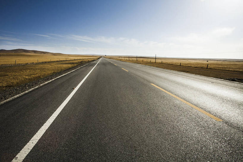 无人,横图,室外,白天,消失点,旅游,度假,旅途,美景,高速公路,路,中国,亚洲,地平线,地形,景观,田地,交通,方向,娱乐,蓝色,风景,天空,自然,享受,休闲,景色,放松,运输,摄影,双黄线,宁静,自驾游,自然风光,东亚,地貌,青海省,万里无云,自然地理,彩图,旅行,青藏公路