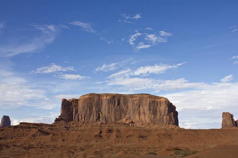 无人,横图,室外,白天,旅游,度假,美景,沙漠,美国,地形,景观,云,宏伟,娱乐,蓝色,风景,天空,自然,地标建筑,享受,休闲,景色,放松,摄影,宁静,亚利桑那,北美,北美洲,岩层,自然风光,美洲,自然现象,野地,亚利桑那州,地貌,纪念碑山谷,纪念碑谷,纪念碑山谷公园,纪念谷,大峡谷之州,北亚美利加洲,亚美利加洲,纪念碑谷纳瓦霍部落公园,自然地理,岩石,彩图,旅行,美利坚合众国,纳瓦霍族