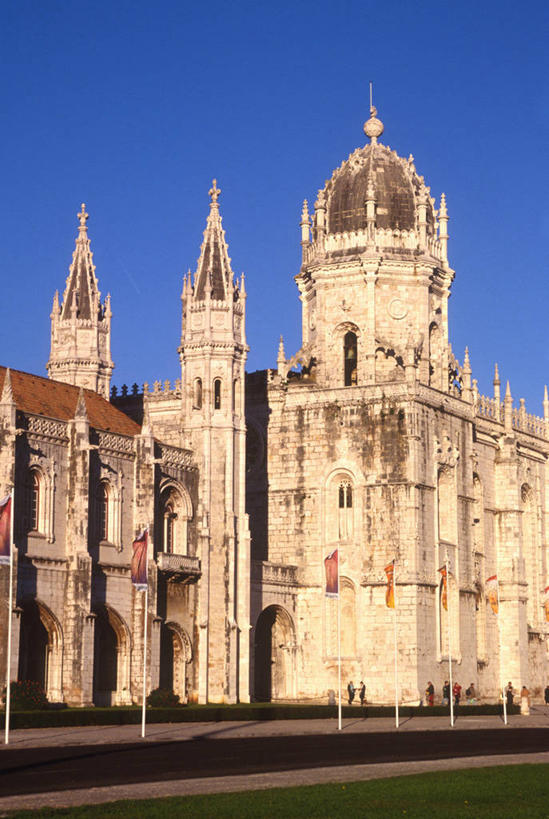 无人,竖图,室外,白天,建筑,葡萄牙,欧洲,节日,首都,图像,文化,里斯本,蓝色,风景,天空,地标建筑,祈祷,健康,许愿,摄影,宗教,建造,信仰,纪念,祈求,基督教,都市风光,天主教,修道院,信念,万里无云,贝伦,神学院,修院,隐修院,平安,彩图,旅行