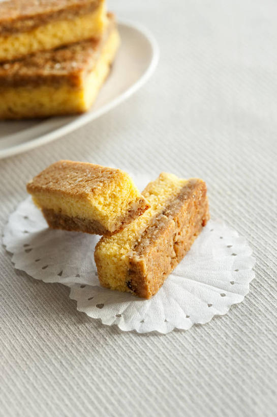 点心,无人,竖图,彩色,特写,留白,白色背景,烘焙,桌子,静物,餐具,中国,亚洲,艺术,装饰,美味,食品,小吃,饮食,盘子,甜食,诱惑,摄影,五颜六色,色彩斑斓,膳食,五彩缤纷,东亚,核桃酥,五彩斑斓,五光十色,彩图,影棚拍摄