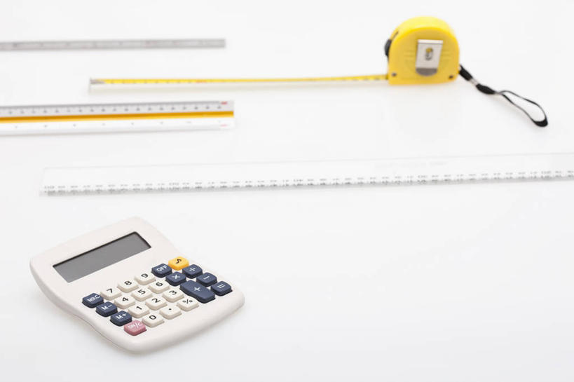 无人,设计师,横图,室内,特写,白色背景,商务,计算器,静物,金属制品,北京,中国,亚洲,准备,工作,计算,测量,金属,电器,刻度,办公用品,设备,书桌,物品,尺,卷尺,创意,摄影,生活方式,测量工具,尺子,衡量,准确,绘图,比例尺,比例,创新,东亚,测绘,计划书,量具,量仪,标度,新意,扩大,缩小,缩尺,技能,设计,彩图,三棱尺