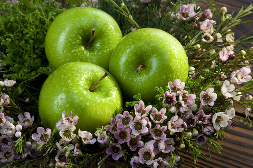 无人,横图,俯视,室内,背景,水,桌子,苹果,静物,水果,中国,丰富,篮子,木材,木纹,食品,饮品,筐,花,食物,饮料,三个,绿色,容器,概念,摄影,多样,简单,可口,东亚,健康食物,适口,彩图,高角度拍摄