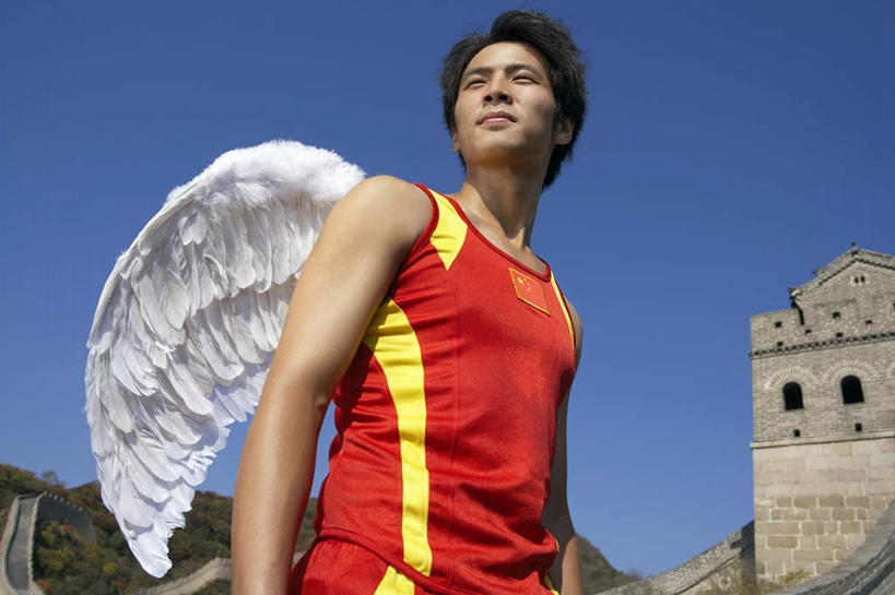 一个人,横图,侧面,仰视,运动服,旅游,度假,兴奋,信心,北京,长城,中国,亚洲,翅膀,方向,娱乐,风景,自然,享受,休闲,奥运,放松,力量,摄影,希望,迅速,环境,专心,酷,享乐,中国文化,田径运动员,爱国主义,能力,年轻男性,中国人,年轻人,秋天,彩图,低角度拍摄