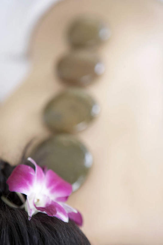 东方人,一个人,躺,竖图,俯视,室内,按摩,化妆,美容,锻炼,瑜伽,幸福,运动,床,北京,亚洲,仅一个年轻女性,仅一个女性,仅一个人,一排,护肤,整齐,瓷器,床单,干净,被子,裸露,排列,趴着,保养,享受,休息,休闲,健康,舒服,鹅卵石,放松,美女,SPA水疗,保健,养生,温泉浴场,摄影,光滑,高雅,被单,享乐,队列,华贵,裸,发球,东亚,纯净,养颜,按摩床,细腻,替代疗法,平滑,体育,年轻女性,女人,女性,亚洲人,中国人,年轻人,石块,休闲活动,矿泉疗养地,半身,彩图,高角度拍摄,健身,水疗,搓背床,理疗床,美容床,指压床,三角形式,三角式,SPA美容