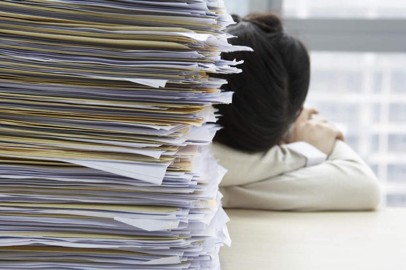 东方人,脸,头,脸颊,一个人,商务人士,商务女性,办公室,坐,横图,室内,白天,正面,毛衣,商务,窗户,中国,亚洲,仅一个年轻女性,仅一个女性,仅一个人,堆叠,套装,丰富,书桌,肩膀,职业,疲倦,办公大楼,夸张,悲伤,疲劳,伤心,疲惫,文档,商务装,困乏,工薪阶层,东亚,北京市,疲乏,委顿,疲困,疲顿,疲钝,倦怠,怠倦,活页夹,哀痛,悲戚,悲痛,厌倦,年轻女性,女人,女性,亚洲人,中国人,年轻人,头部,脸部,脸蛋,面部,白领,上班族,睡觉,彩图,办公室职员,小睡