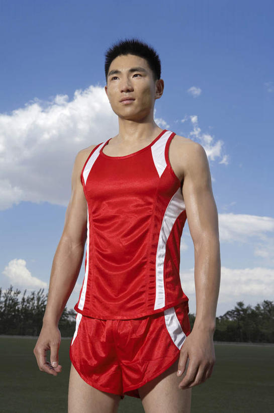 东方人,成年人,肌肉,健壮,一个人,运动员,足球场,站,竖图,室外,白天,正面,运动服,锻炼,快乐,满意,比赛,运动,信心,竞争,赛跑,亚洲,仅一个男性,仅一个人,瓷器,跑道,竞技运动,训练,注视,娱乐,体育场,顶部,草,树,仅一个年轻男性,观察,看,教练,职业,休息,休闲,健康,疲倦,放松,活力,力量,田径场,观看,青春,迅速,察看,疲劳,酷,敏捷,疲惫,强壮,体育运动,关注,近景,决心,困乏,田径运动,东亚,坚持,慢跑,队服,万里无云,北京市,疲乏,委顿,疲困,疲顿,疲钝,倦怠,怠倦,汗液,能力,体育,男人,男性,年轻男性,亚洲人,中国人,年轻人,休闲活动,体育运动员,运动选手,彩图,健身,教练员,教练者,韧性,苦尽甘来