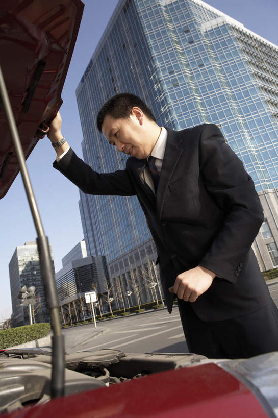 东方人,中年人,老年人,一个人,商务人士,商务男性,停车场,竖图,室外,白天,侧面,衬衫,商务,街道,摩天大楼,汽车,日光,亚洲,仅一个男性,仅一个人,仅一个中年男性,开,套装,瓷器,竹签,轿车,看,发动机,运输,修理,早晨,都市风光,关爱,近景,占卜,骨折,商务装,问题,工薪阶层,东亚,抽签,北京市,解决,担心,男人,男性,年轻男性,中年男性,亚洲人,中国人,白领,上班族,半身,彩图,衬衣,旅行,风帽,机遇,汽车抛锚,问卜,签条