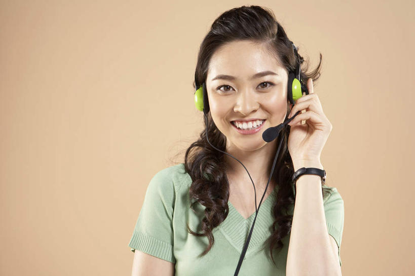 一个人,秘书,站,微笑,横图,留白,正面,仰视,通讯,信心,北京,中国,联系,T恤,米色,活力,服务,凝视,摄影,环境,专心,呼叫中心,努力,肖像,放音设备,年轻女性,中国人,年轻人,半身,彩图,低角度拍摄,欢乐,办公室职员