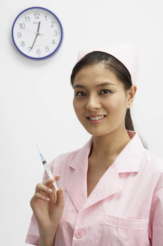 东方人,一个人,护士,站,微笑,竖图,室内,白天,制服,安全,仅一个年轻女性,仅一个女性,仅一个人,药,准备,时间,药剂,防护,药品,治疗,摄影,保护,协助,药物,医疗,注射器,保险,预防,注射剂,平安,注射液,年轻女性,女人,女性,中国人,年轻人,钟,半身,彩图,针叶