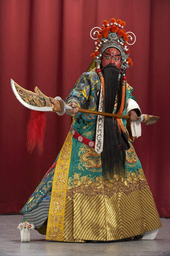 东方人,中年人,老年人,胡须,一个人,演员,舞台,站,竖图,民族服装,制服,窗帘,北京,中国,仅一个男性,仅一个人,仅一个中年男性,表演,服装,军事,古典,文化,表演者,传统,扮演,衣服,红色,彩妆,刀,武器,摄影,服饰,惊奇,古装,权威,演出,武士,中国文化,京剧,东亚,将军,韵味,老年男性,男人,男性,中年男性,中国人,胡子,络腮胡,彩图,传统服装,民俗服,装扮,官吏,传统文化,韧性