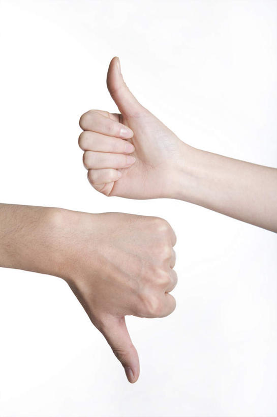 东方人,手,拇指,两个人,竖图,特写,白色背景,侧面,智慧,对抗,突出,冲突,称赞,表扬,手势,概念,手指,竖,摄影,影棚,翘,高,动作,夸奖,优秀,鄙视,摄影棚,反差,代表,好,妙,顺利,出色,超群,杰出,卓越,奇妙,藐视,讽刺,蔑视,嘲笑,朝下,聪明,男人,女人,亚洲人,中国人,大拇指,争论,彩图,影棚拍摄,拍摄,打手势,向下