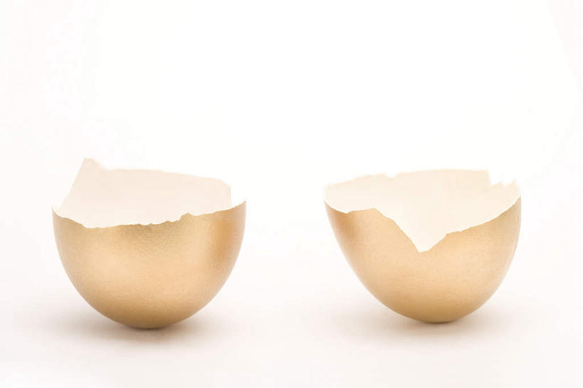 无人,横图,白色背景,正面,贝壳,鸡蛋,破坏,主食,饮食,破损,金色,颜色,摄影,影棚,损坏,脆弱,摄影棚,代表,彩图,影棚拍摄,拍摄