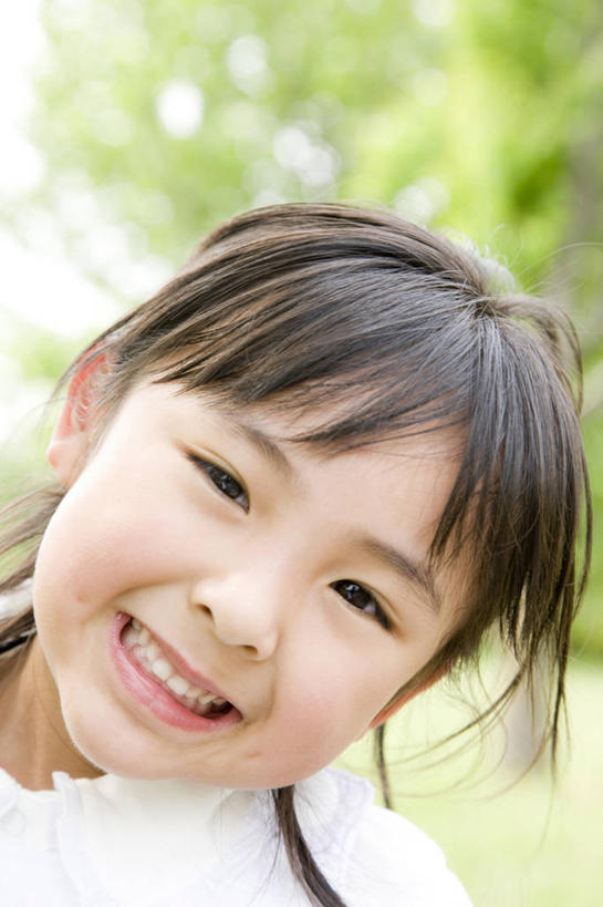 东方人,婴儿,儿童,一个人,公园,笑,微笑,室外,纯洁,亚洲,小孩,可爱,童年,童趣,肖像,童真,烂漫,无邪,天真,女孩,女人,亚洲人,孩子,彩图